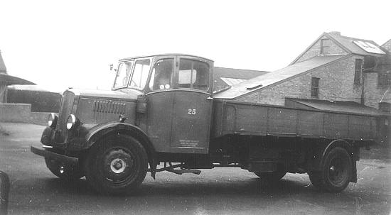 Service lorry 25